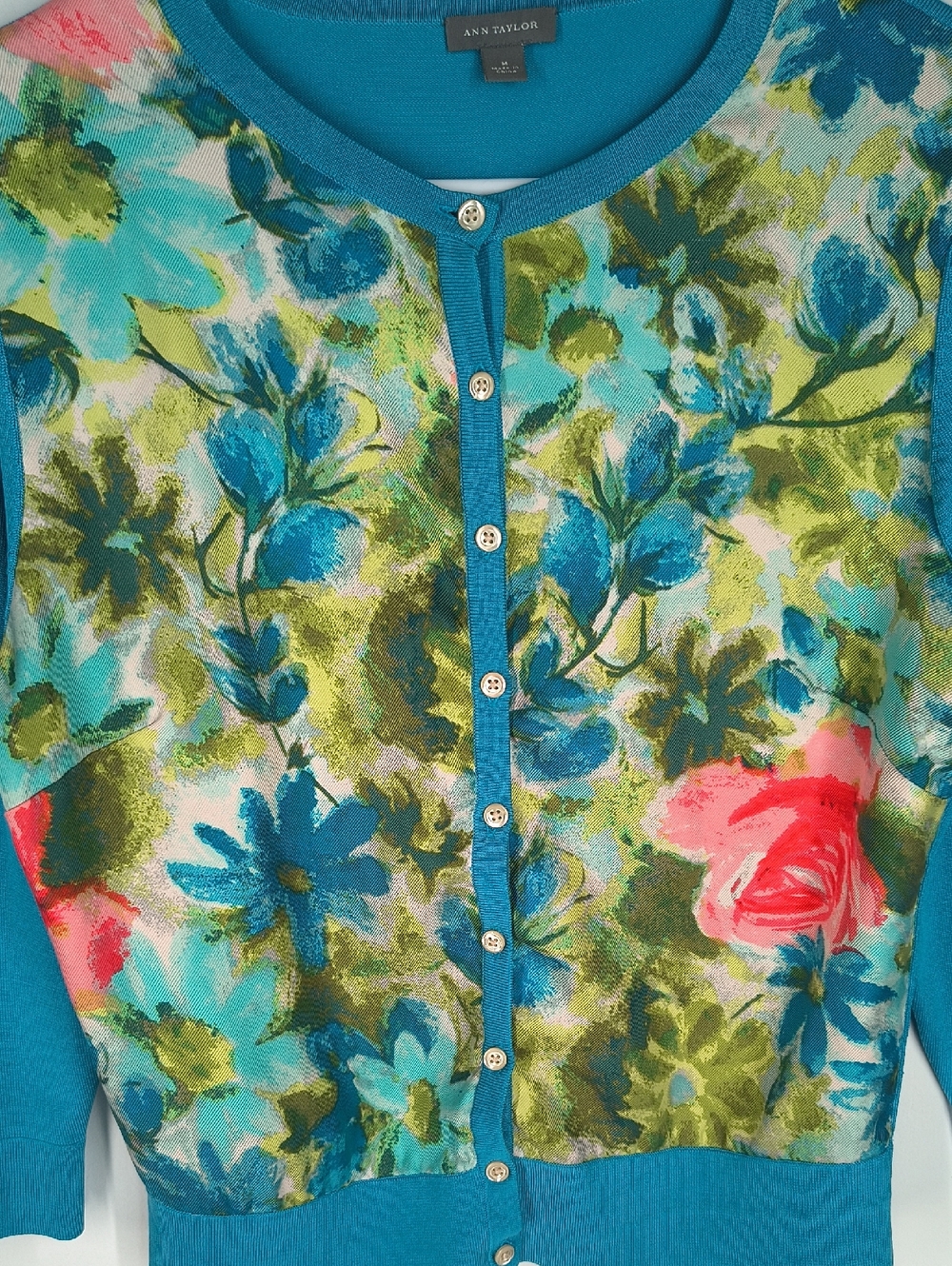 Ann Taylor Retro Silk Blend Floral 3/4 Sleeves Cropped Cardigan Size Medium - Picture 2 of 10